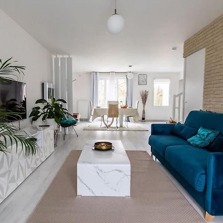 Apartament Forest Chic : Maison San Marina Parmain Zewnętrze zdjęcie