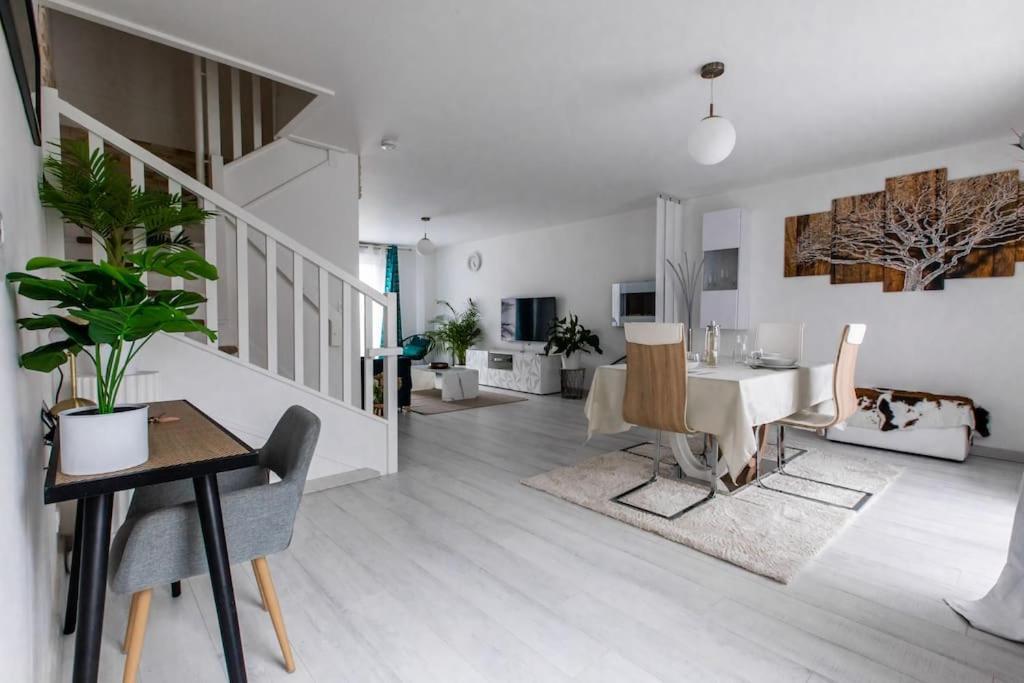 Apartament Forest Chic : Maison San Marina Parmain Zewnętrze zdjęcie
